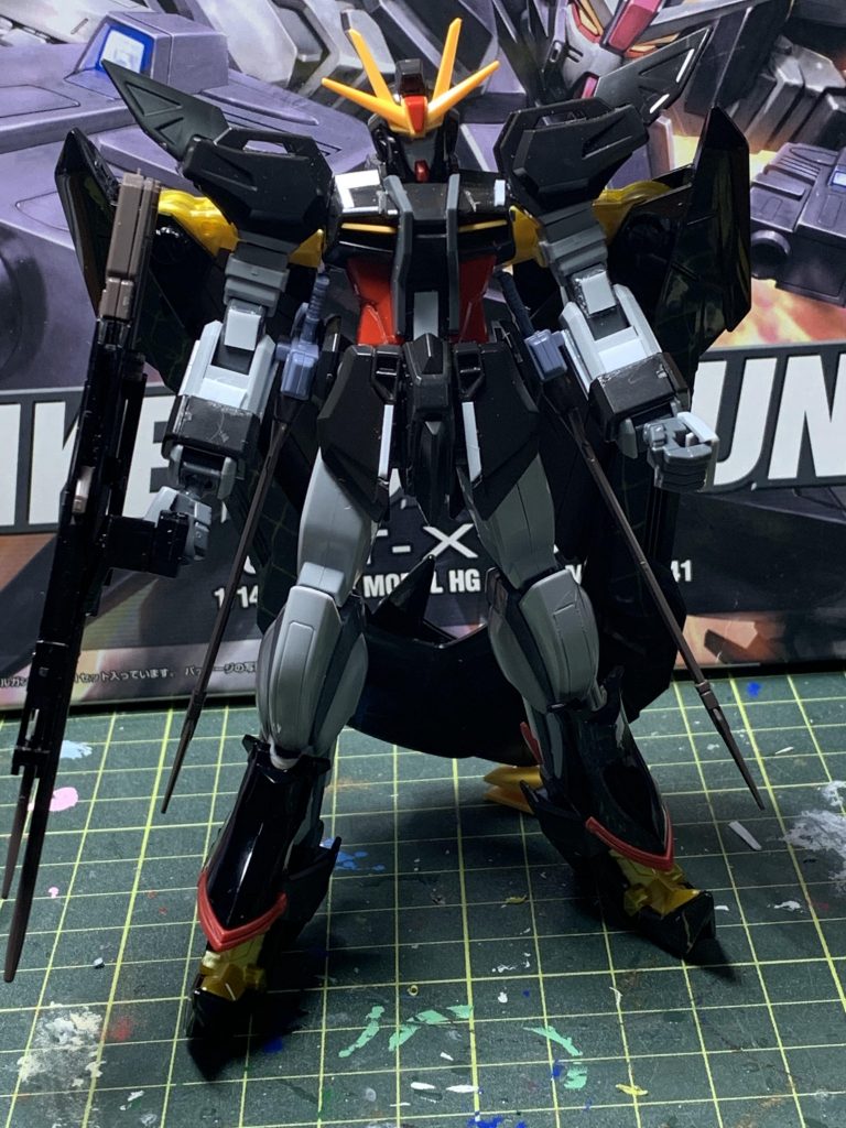 機体初期案
アストレイのマガノイクタチが合わなかったのでノワールベースにしました