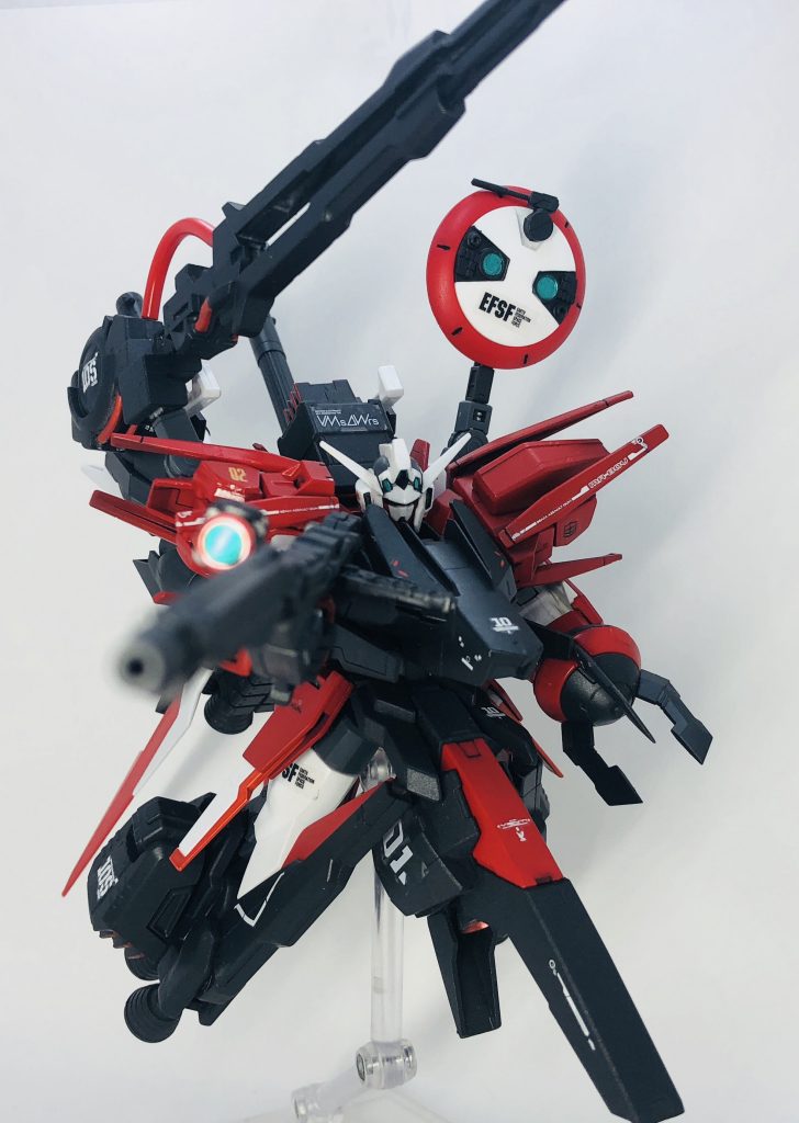 ドッズスマートガン
ハイパードッズライフルの強化版
戦艦の主砲に匹敵する火力を持ち、ドッズガン系統の武装とは比にならない火力を持つ
しかし試作兵装止まりで終わった