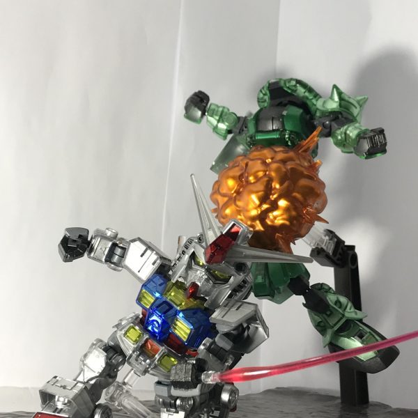 ガンダム大地に立つ