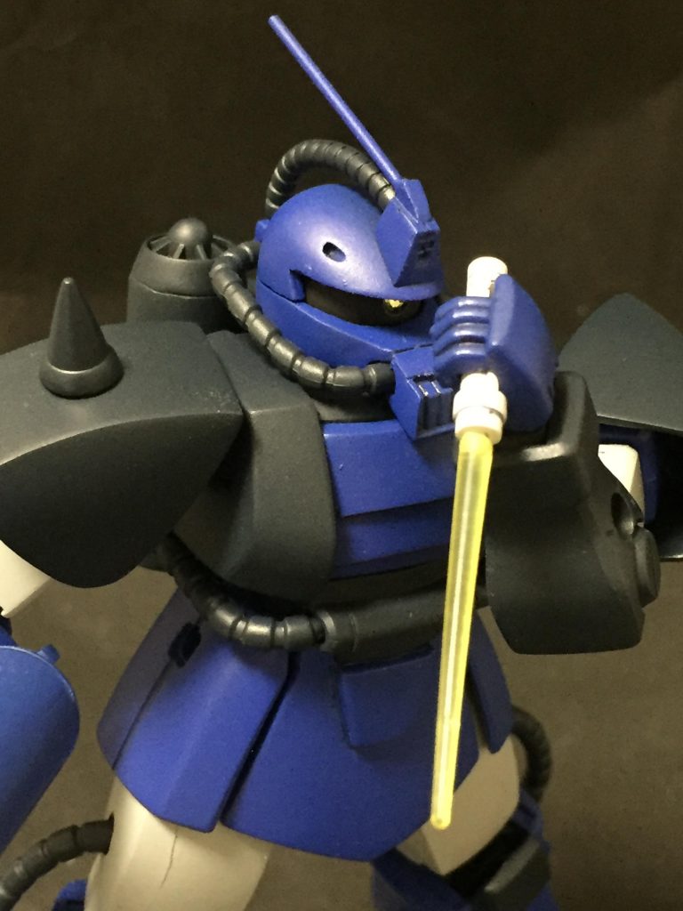 ハイザックのベースとなった機体、という設定なので(まだ生きてる…?)連邦水泳部伝統のビームピックを1本携行。