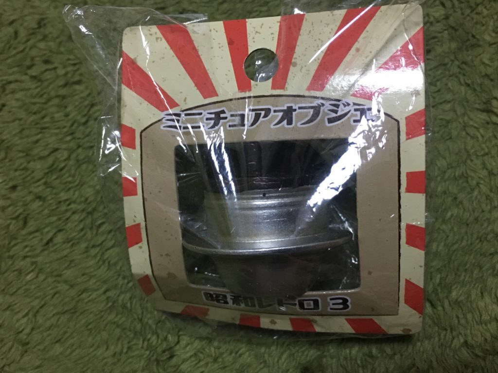 100均でお釜のミニチュアオブジェを見つけてこのガンプラを閃きました。