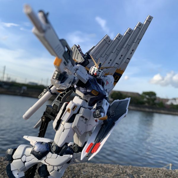 初投稿はRGのνガンダムで。