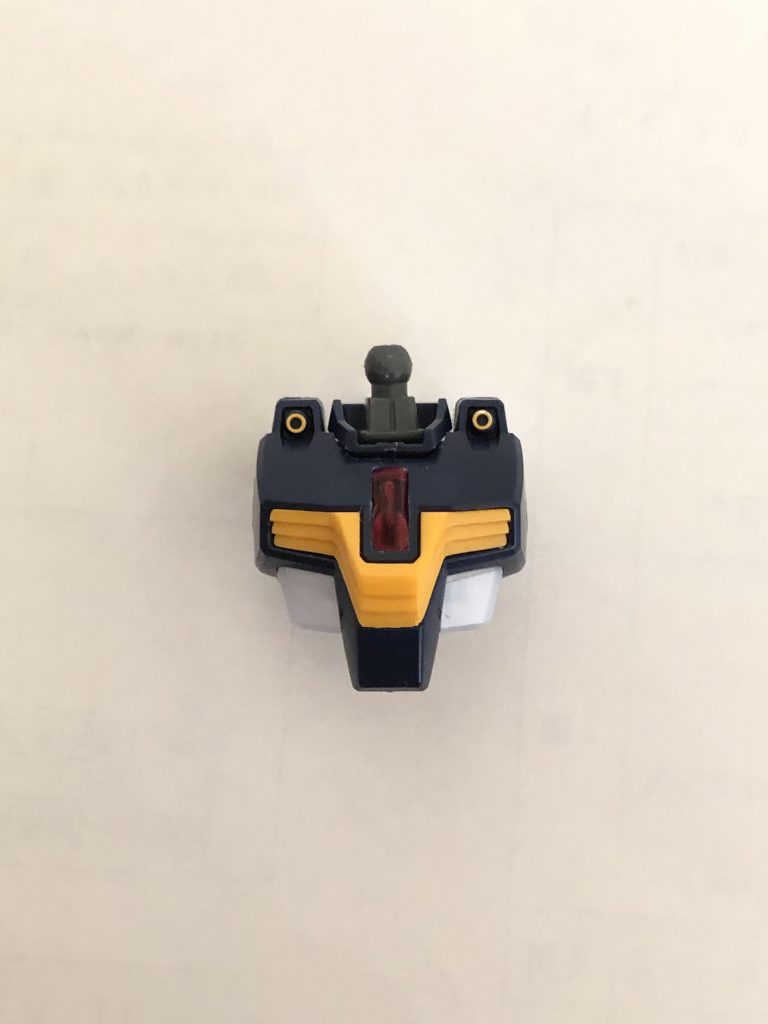 穴はクリアのランナーを削ってはめ込みました