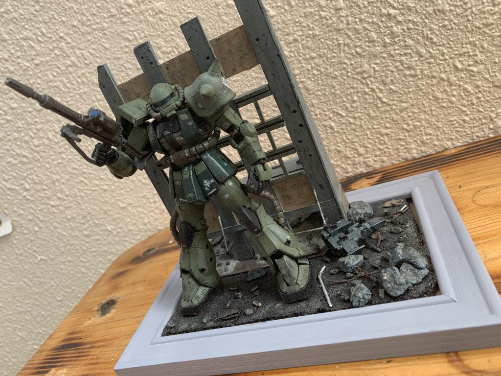 ザクⅡ 市街地戦–3枚目/制作者：さね