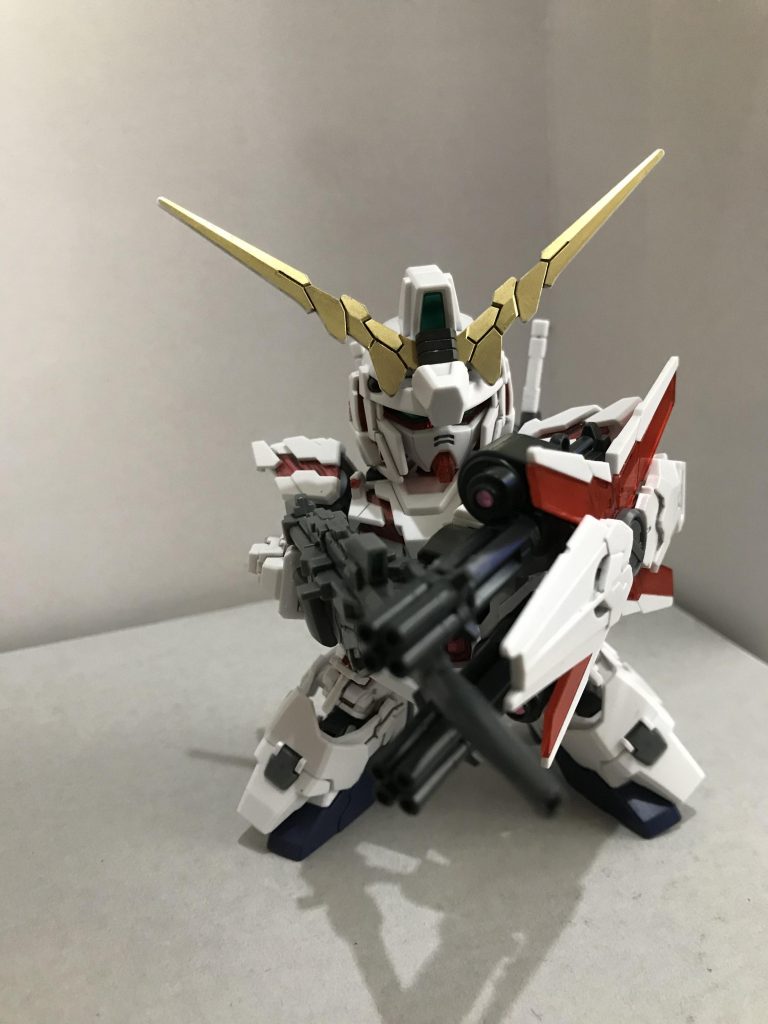 ビームマグナム両手持ち
ビームガトリングがビームマグナムに干渉するものの、隙間を通せば両手持ちも可能です