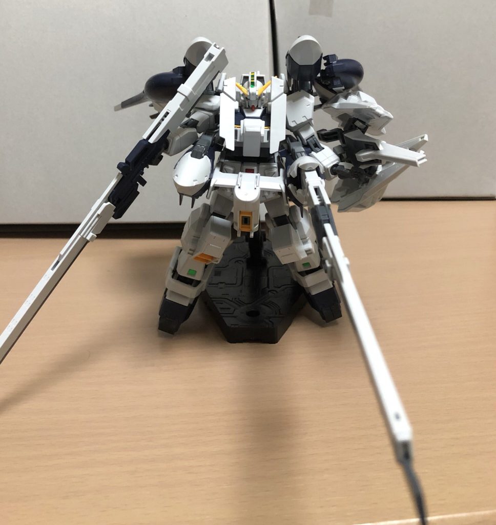 前面 武装バリエーションはヘイズル・ラー第二形態を参考にしています