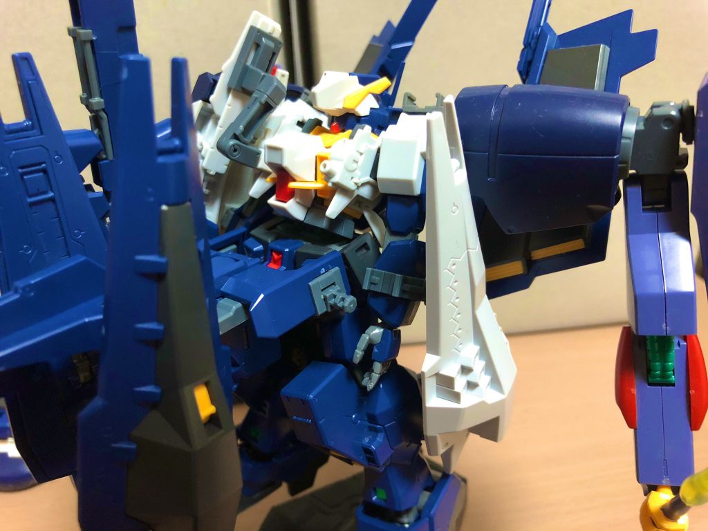 このように腕部は強化型シールドブースター懸架用にのみ用いられます