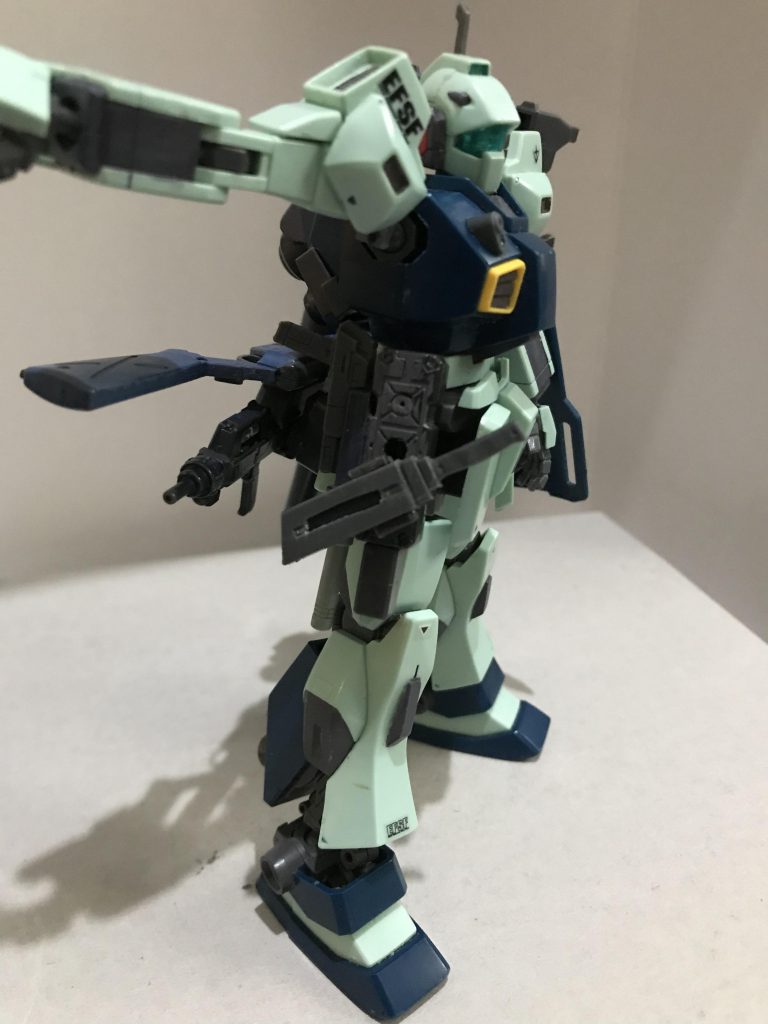 ナイフ、ビームサーベル、ハンドビームガンはこちらのグレネードランチャーに全てつけることができます