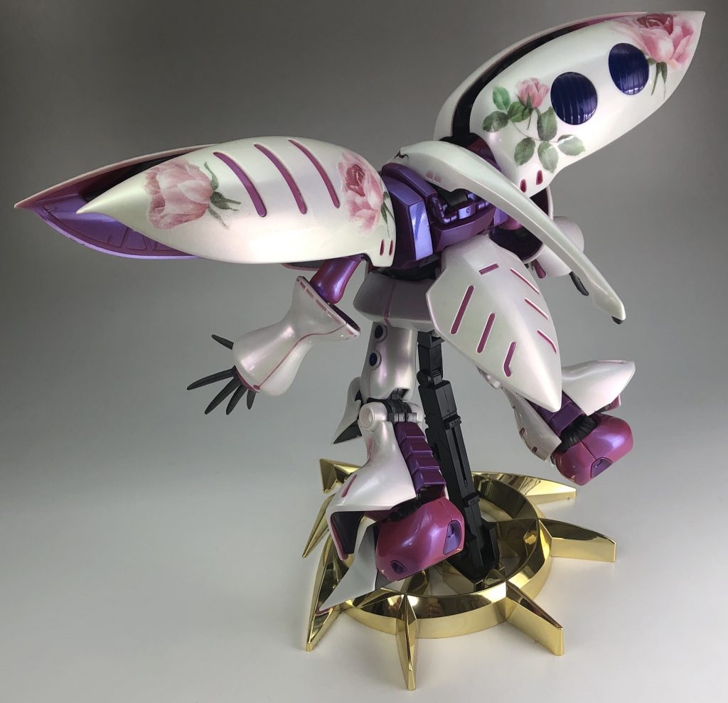 デカールを貼り、パールを塗装してEXクリアーを塗装してます