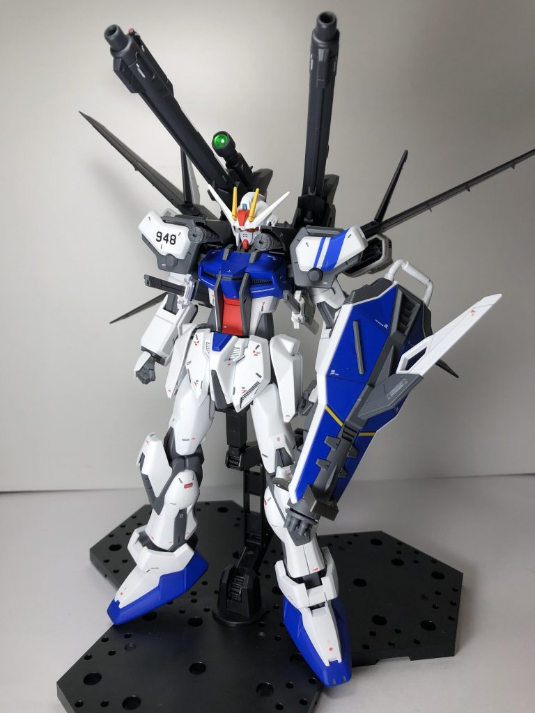 旧キットの力強いプロポーションは大きめのストライカーパックもよく合います笑笑