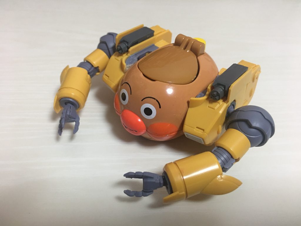 上半身のみ製作した状態。こんなメカありそう。