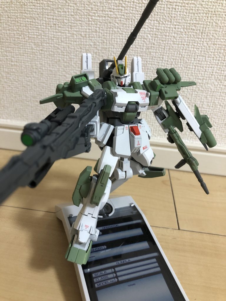 メイン武装のロング・メガ・バスター。デルタカイから拝借。Ez-Pは射撃特化した機体であり、近接格闘武装は装備してないのでこの機体の生命線とも言える武器。