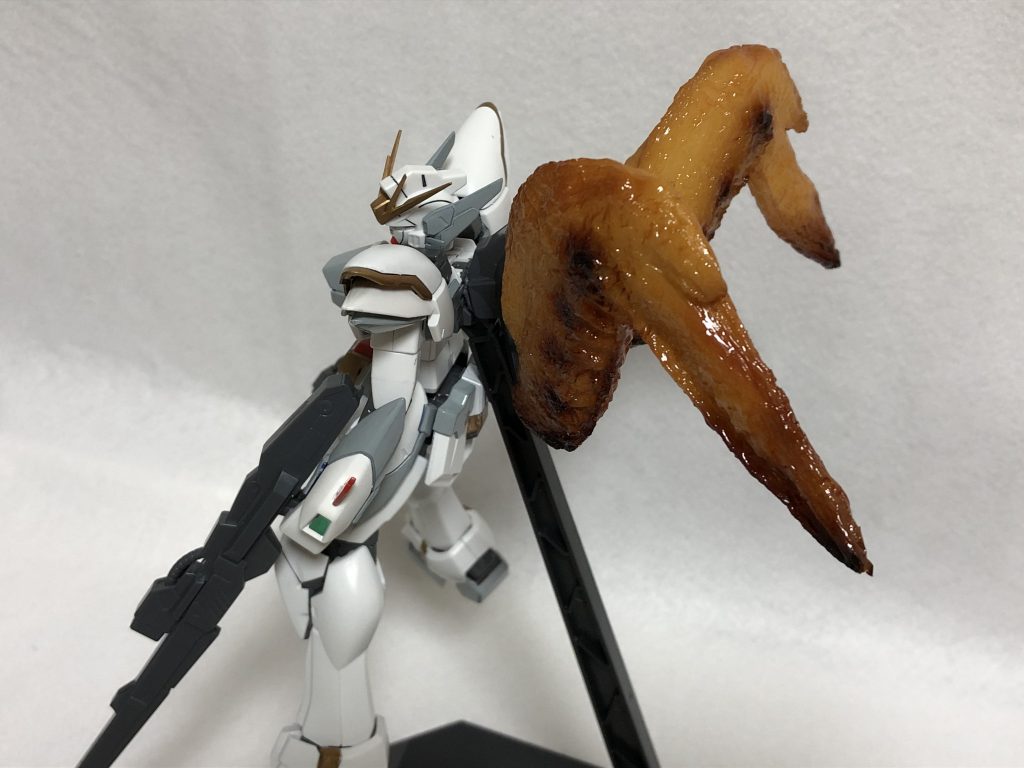 アクションベースごと固定してあるので、背中の棒は抜けません。