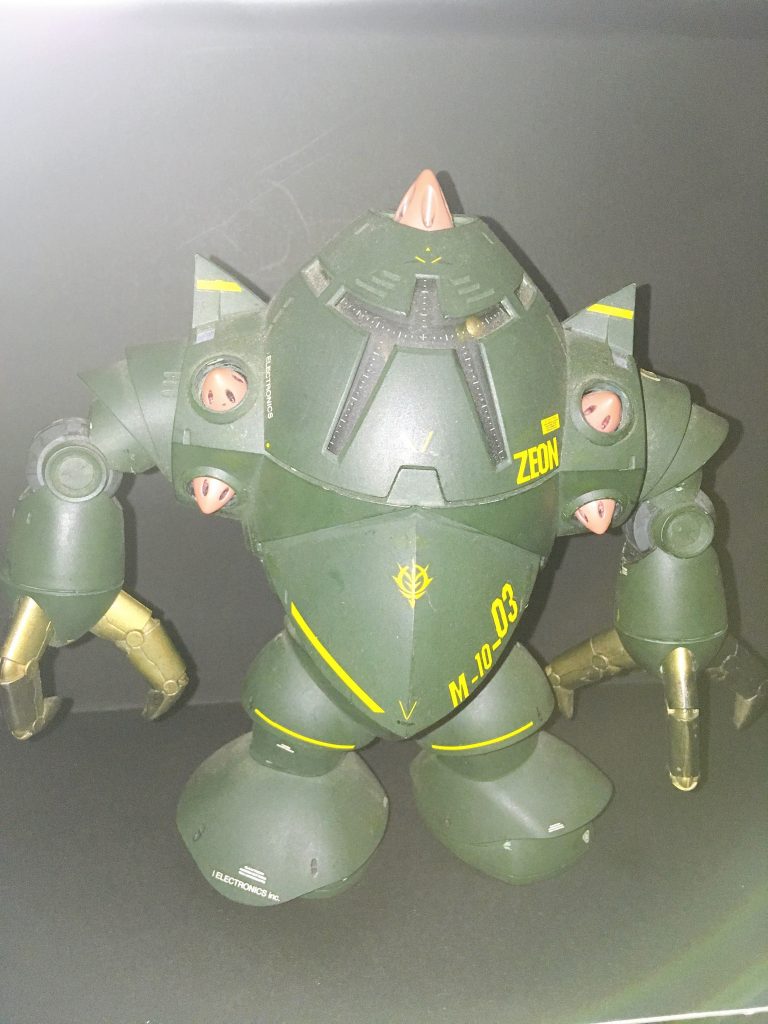 フラッシュ撮影

まあ、ゾックですねゾック。
稼働範囲が全くと言っていいほどに無いのでポーズのとりようがない。