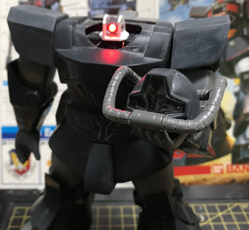 モノアイ基部はプラ板、ポリキャップで作成。