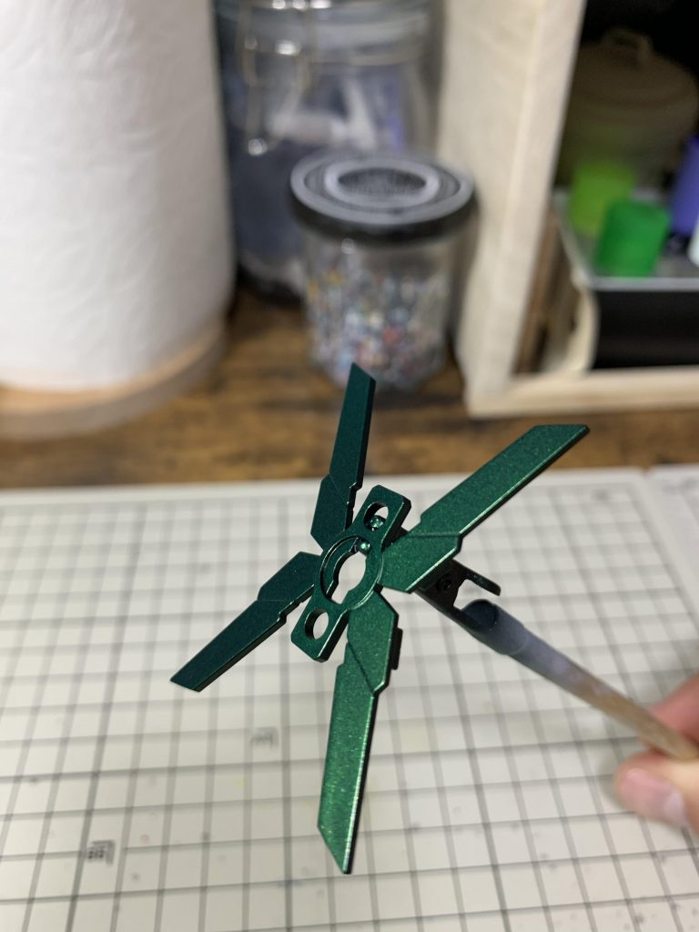 この塗料をサイコフレームに試したくて買いました( •̀ᴗ•́ )
思っていたより濃いグリーンでしたがいい色です!!