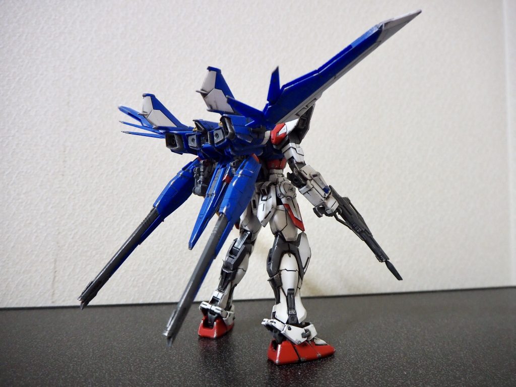 無塗装のビルドストライク–3枚目/制作者：ヤマクロス