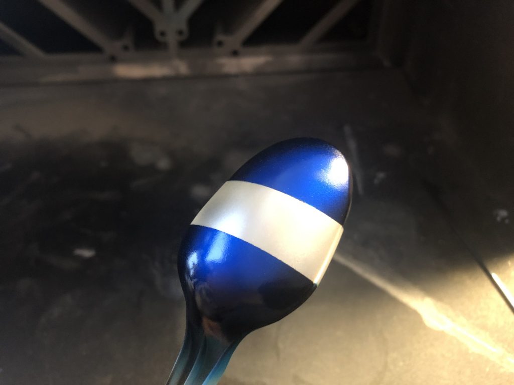 初塗装でキャンディ塗装に挑戦するため、かなり試行錯誤しました。