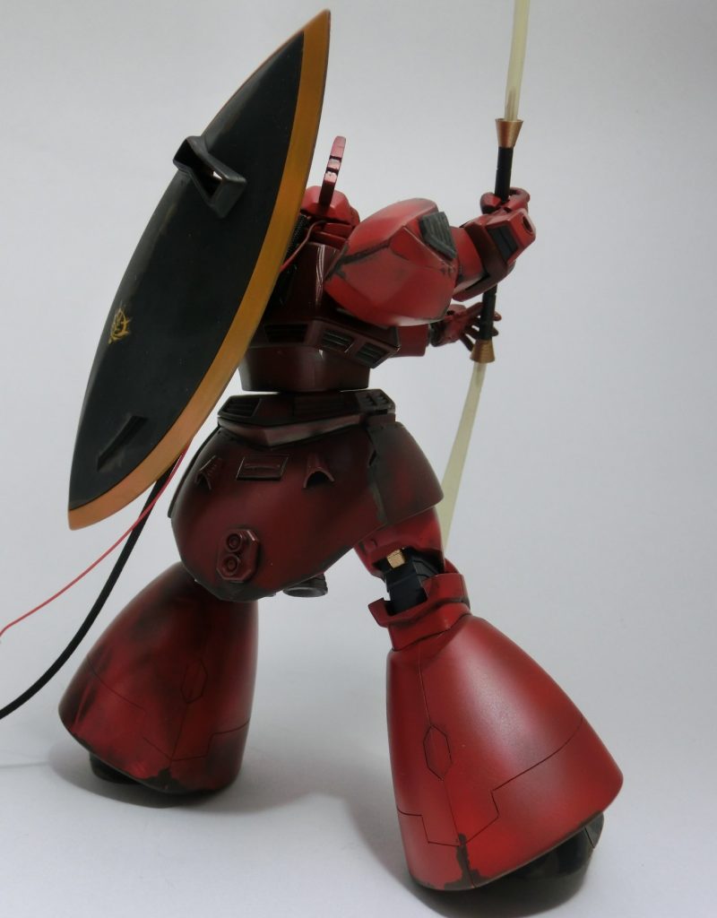 ＬＥＤのケーブルが邪魔です。次はボタン電池かな？