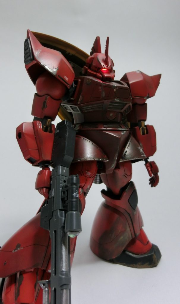 モノアイはＬＥＤ。ライフルはシステムウェポン００２です。