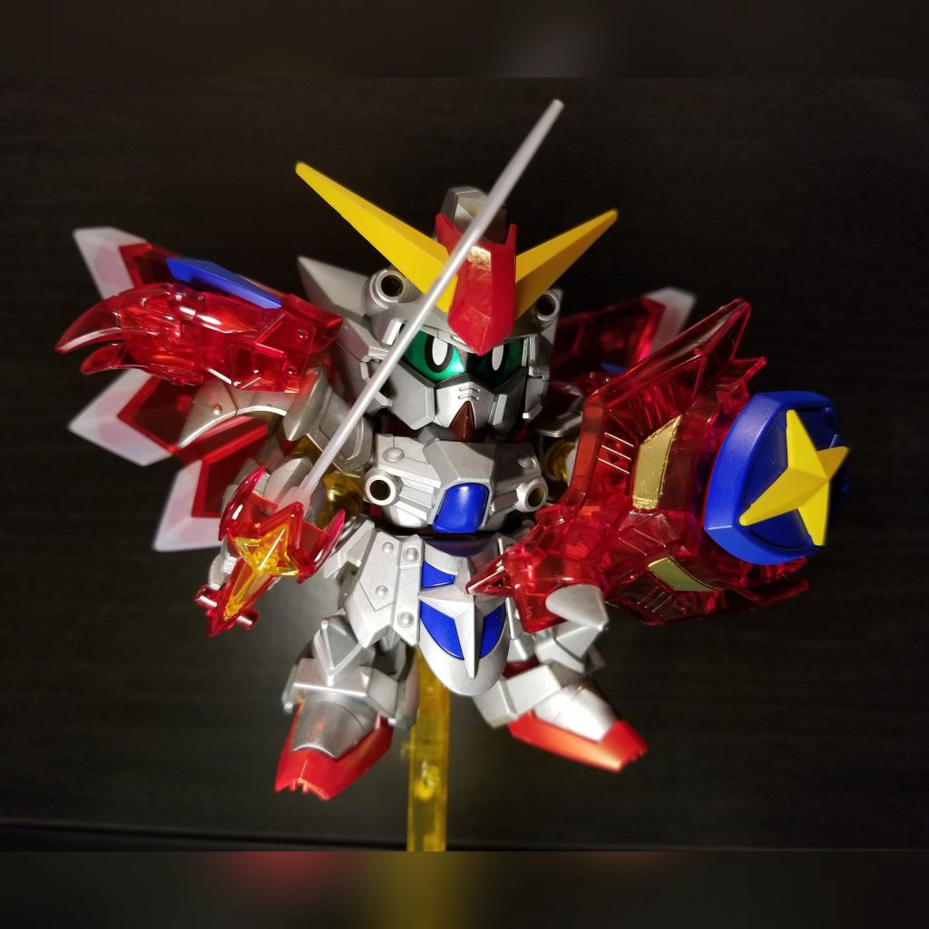 盾やバックパックはクリアカラーを活かしてそのままに