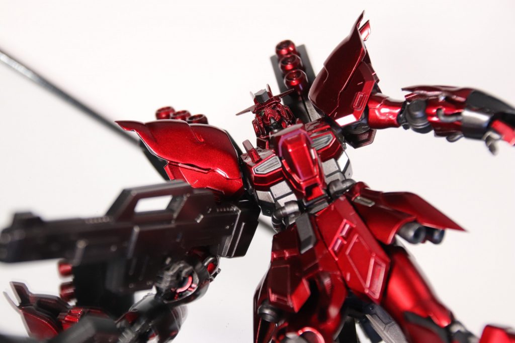 基本的に設計には
アムロのνガンダムのデータが使用されており
本機体のデータは
後々のシナンジュスタインへ引き継がれる