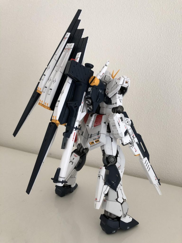 RG νガンダム–4枚目/制作者：デコポン