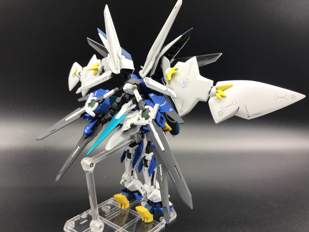 デカール貼って見た目よし！
煌ギラーガ の胸が中々......
エースユニット、エクシードバインダーの組み合わせでこのボリュームになるのでおススメです！