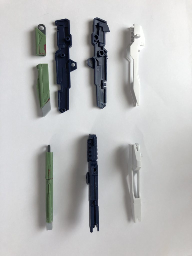 高エネルギー長射程ビーム砲のように折りたたみ式にしたかったので余分な部分をニッパーとヤスリで調整しました。