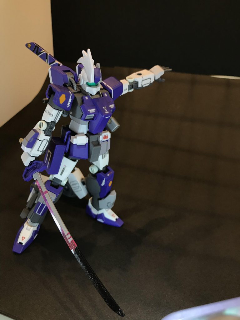 一騎討ちの際はメイン武装2 複合ビーム日本刀を展開。