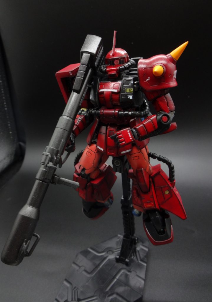 とりあえずパッケージと同じポーズなら様になるだろうの精神で。