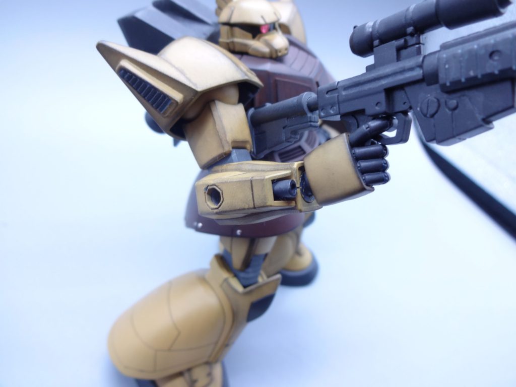 右腕グレネード。ゲルググの腕のパーツにプラパイプを刺しただけです