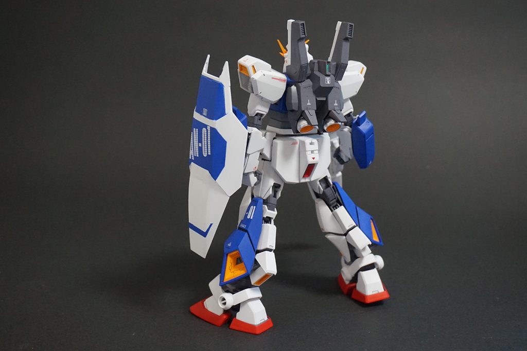 バックショットです。
デカールは大きめなモノをいくつか使用しています。