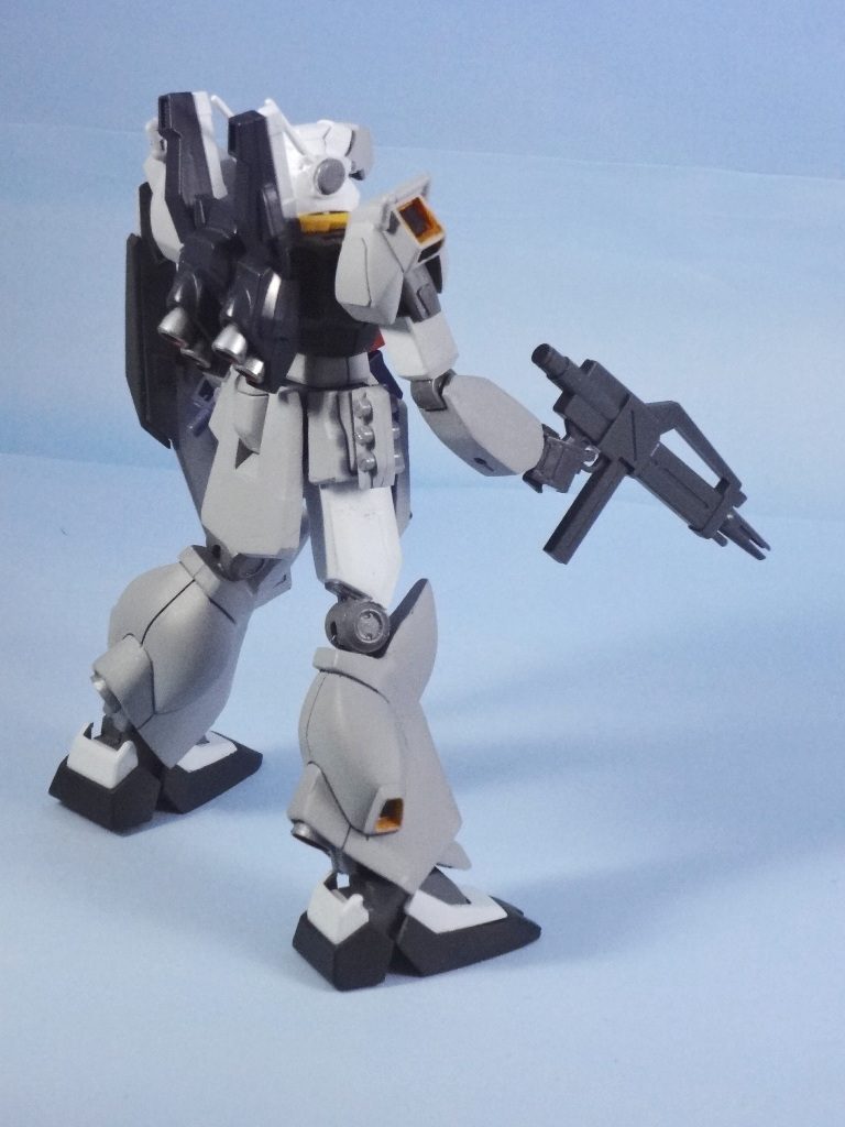 殿部のバックアーマーはジェダ同様に製作したのでバズーカも装備可能ですが、装備すると地上戦では、動きずらそうになるため、装備させませんでした。