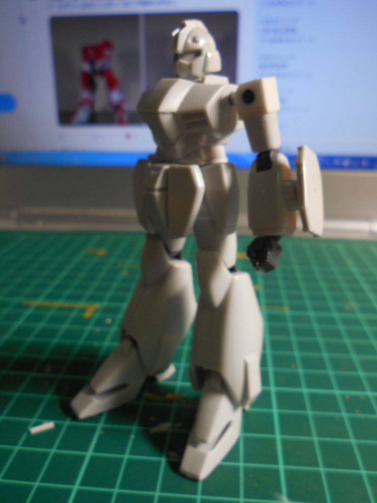 肩はプラバンの箱組みで新造(´･ω･`)