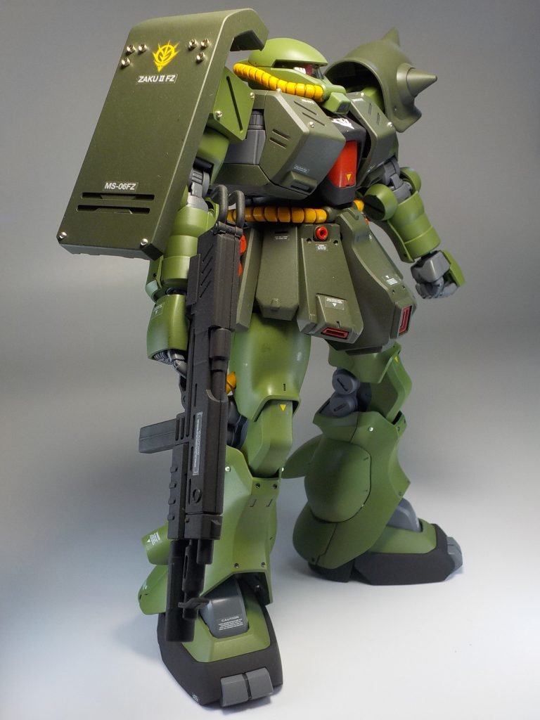 シールドにメタルパーツ多めにしてみました