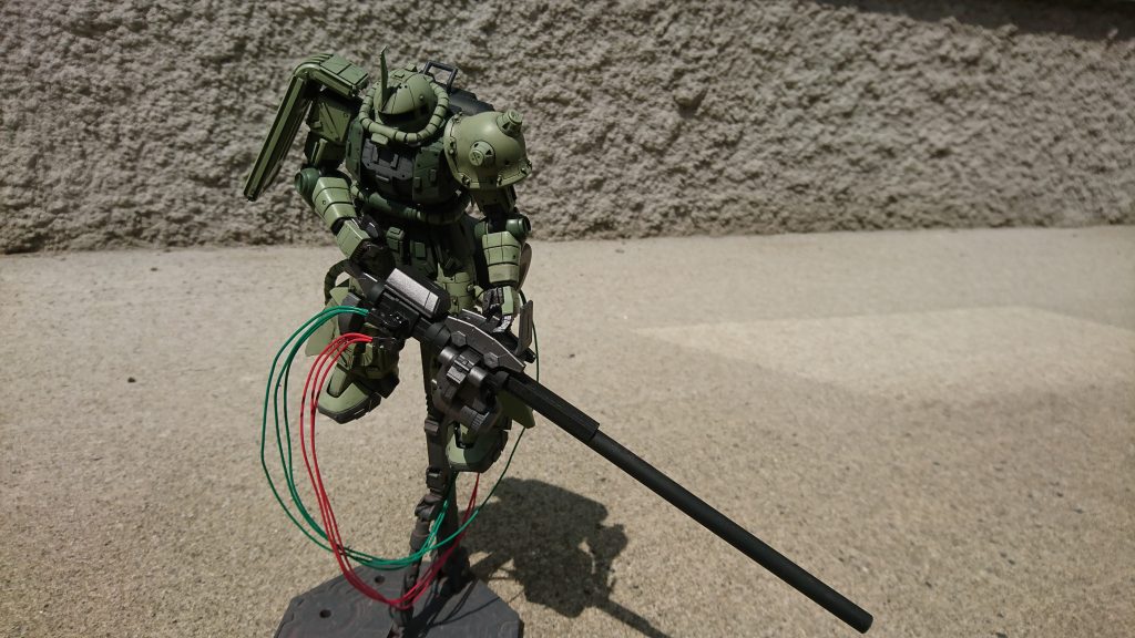 外装ジェネレータ装備によりビームランチャーを運用。重量増加も機体性能によりさほどの影響受けず。