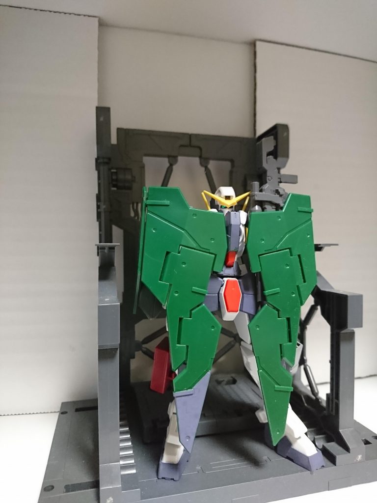 まずはデュナメスから。結局シールドは稼働を優先するべく未塗装に…f(^^;