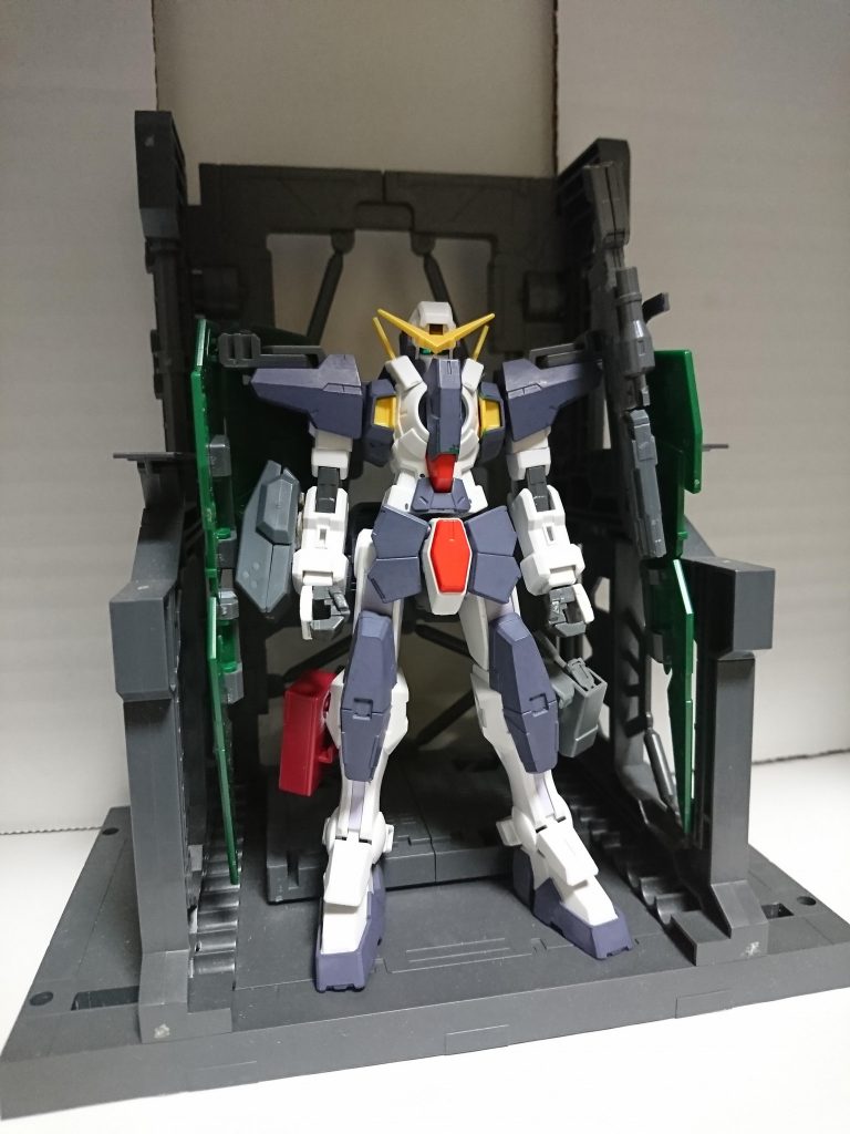 シールドオープン。前回には無かった武装類があらわになります(*´∀`)♪