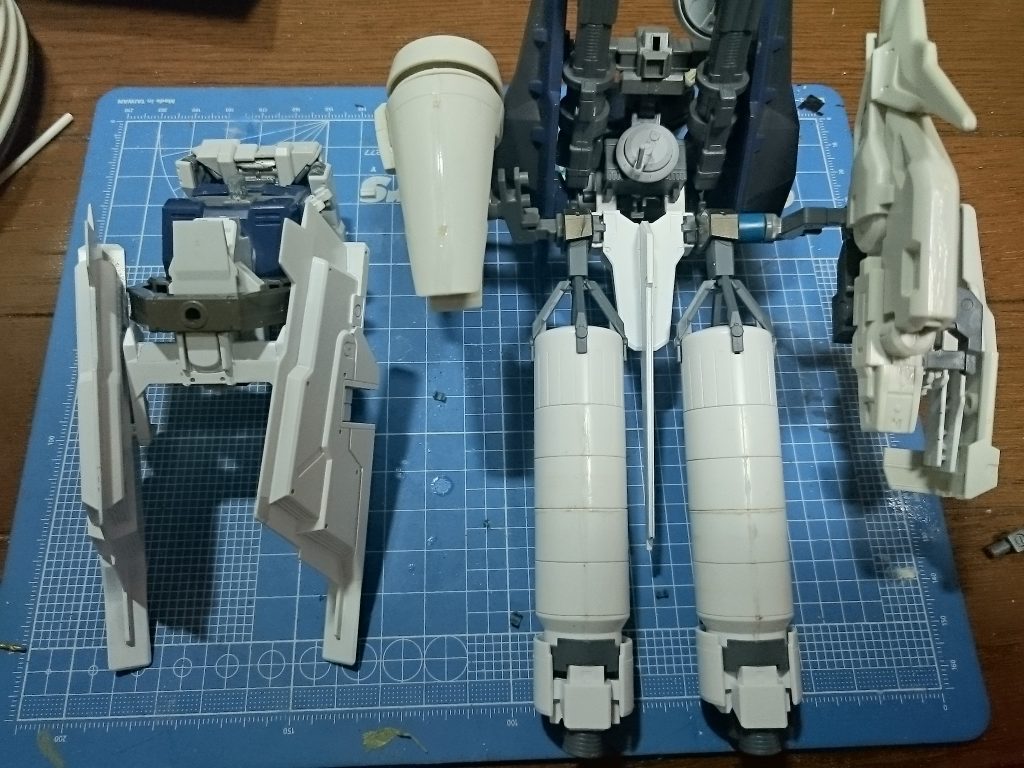 背面武装はこんな感じです。元パーツがバレバレです。