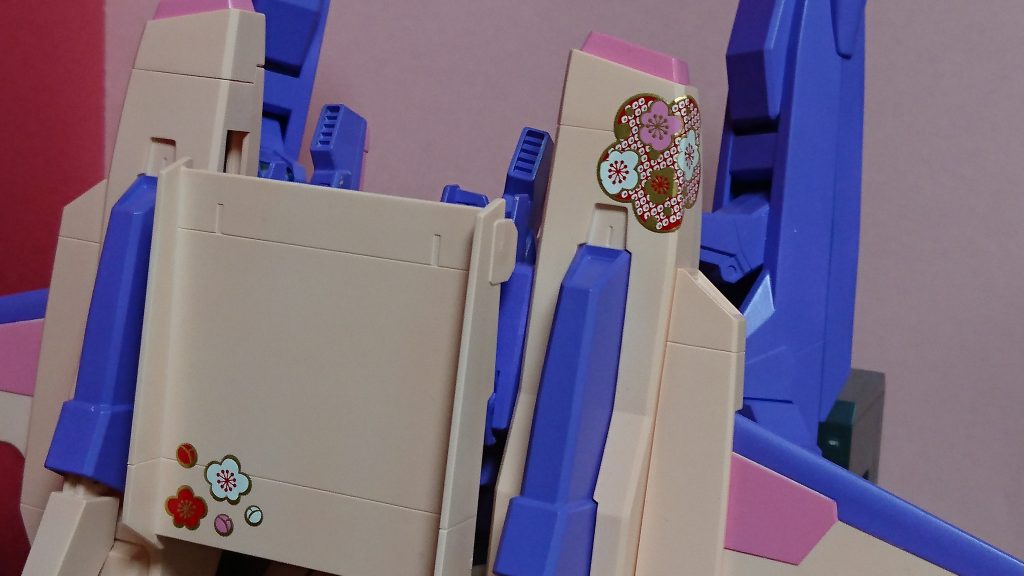 ワンポイントとして
Gディフェンサーに
ダイソーの蒔絵シール。

…ツーポイント？