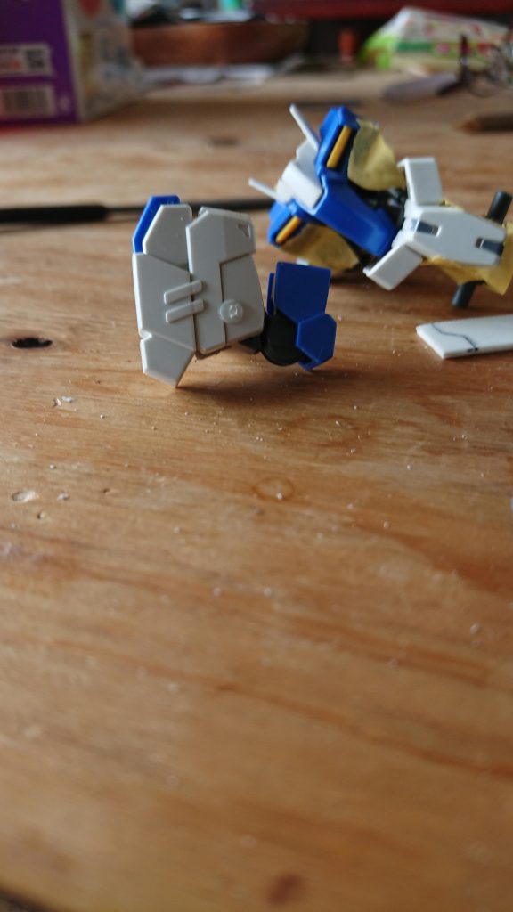 まずは腕です
シュヴァルべグレイズと7号機の腕を二重関節になるよう加工しました。