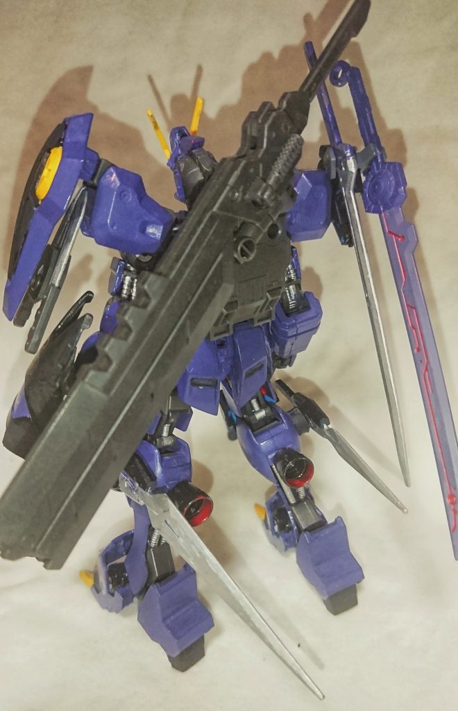 《武器性能》
・ショートナイフ
格闘武器 2800 1~3 P EN5
・90㎜マシンガン
射撃武器 2900 2~4 P 弾数8
・140㎜ライフル
射撃武器 3500 3~6 弾数4
・太刀二刀
格闘武器 3600 1~3 P EN10
・スラッシュランス
格闘武器 4000 1~2 P EN30 必要気力110
・デモリッションナイフ
格闘武器 4500 1 P EN30 必要気力120
・リミッター解除
格闘武器 5000 1~2 P EN50 必要気力130