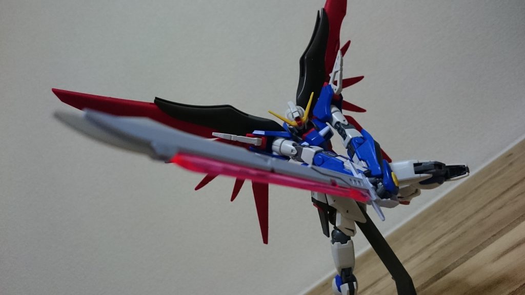 こっちだとアロンダイトが両手持ちできるのでいかんせん捨てがたい