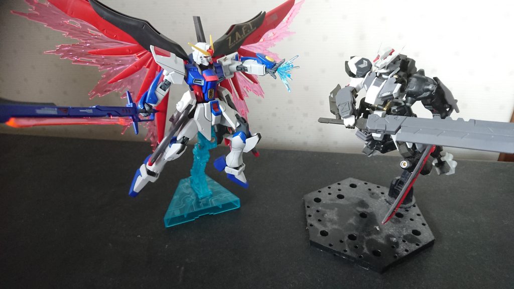 せっかくなので、以前作ったデスティニーとブンドドしてみました。(笑)