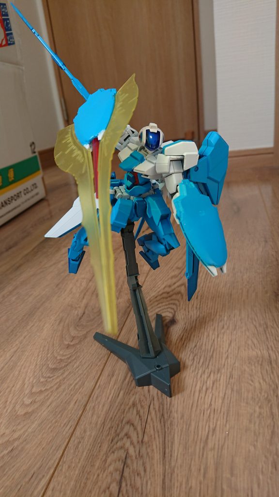 グランサのシールドライフルにシナンジュのビームアックスをくっ付けてドラゴンクローをイメージしてみました。ラティオスってそんなにこの技使わないですけどね…