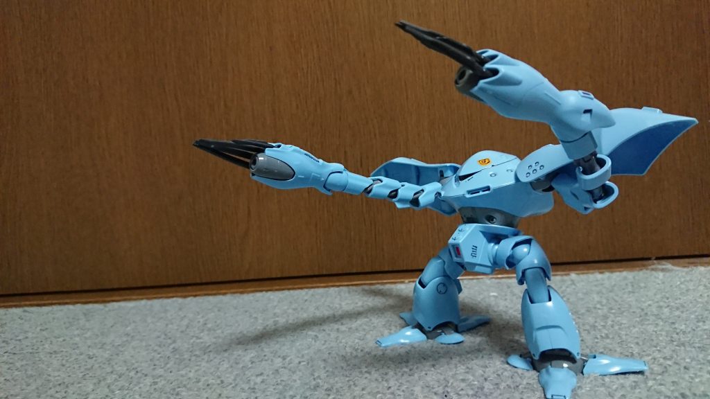 腕が自在に動きますね
接地性もよき