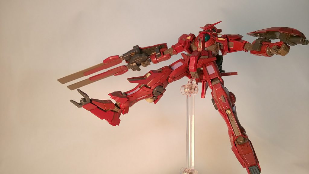 つま先にクローを埋め込んでまチョイサァ!