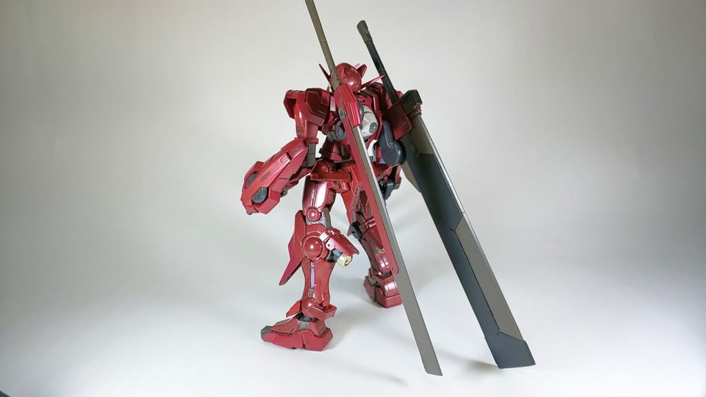 背中で語る攻撃力