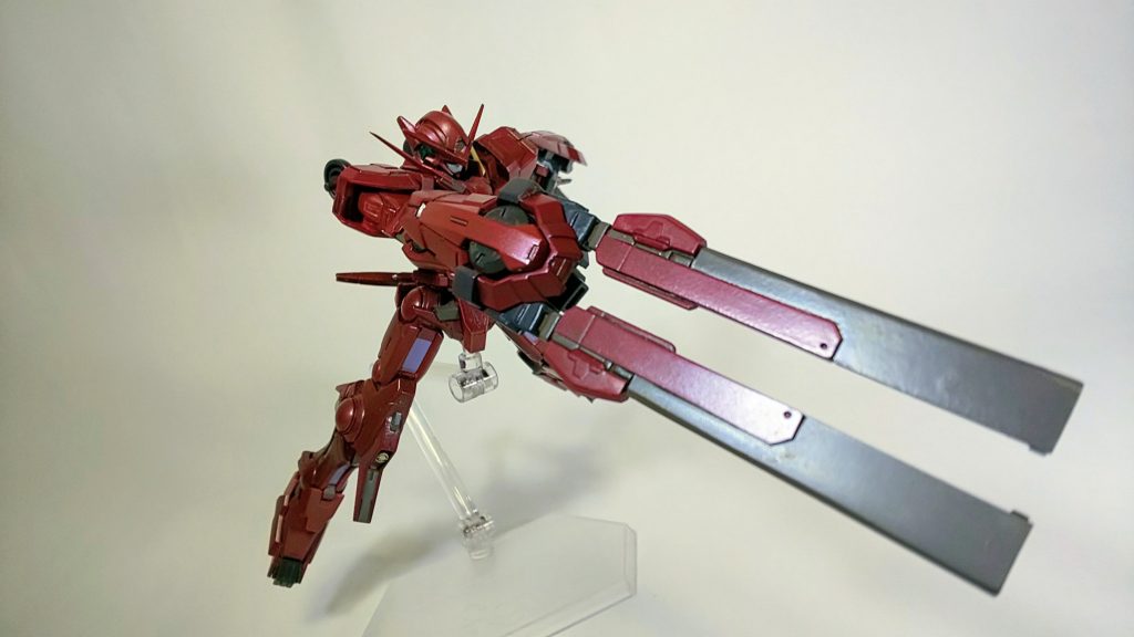 GNブレイド2本をGNソードの基部に接続できます